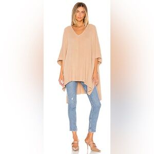 Weekend Breeze Poncho
Lovers and Friends

Color: Nude